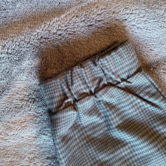 Sweaty Betty Weekend Trousers - cropped casual pants - Picture 2 of 4